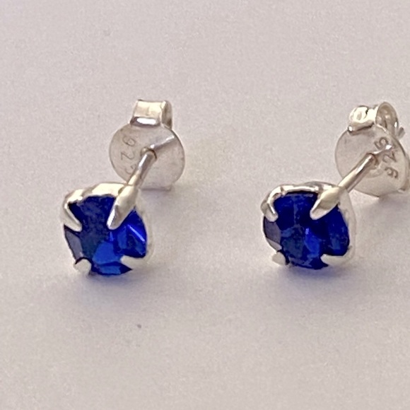 925 Silver blue cz earrings 5mm cubic zirconia stone stunning - Picture 4 of 7